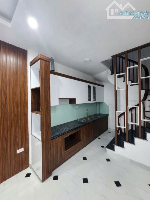 Giảm chào bán gấp Nhà Đa Sỹ,35m2, MT 6m,  vuông vắn, 5T, ngõ 3m, 20m ra đường oto, 5,95tỉ