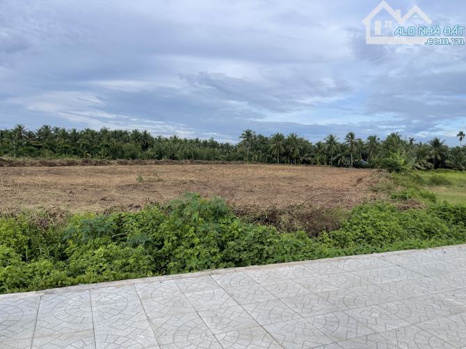 Bán 8.000m2 đất y tế 2 mặt tiền, cách Bệnh viện Tỉnh Trà Vinh 1,2km, mặt tiền Nguyễn Đáng