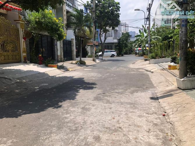 Bán nhà khu Tên Lửa, 2MT đường Số 12, DT 4 x 13m, cấp 4, giá 5.8 tỷ. gần Aeon Mall.