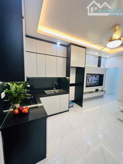 Bán nhà Phan Đình Giót, 80m, 2p ngủ + 2 vs, mặt ngõ ôtô, kinh doanh, Giá rẻ so với khu vực - 1