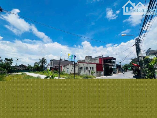 bán lô góc mặt đường hàng tổng. kinh doanh buôn bán hết ý luôn  diện tích 67.4 m  Đường 12 - 2