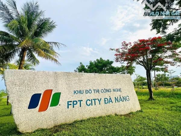 KĐT FPT lô góc 2 MT trên trục chính đường 26m sát Nam Kỳ Khởi Nghĩa, ĐH FPT - 2