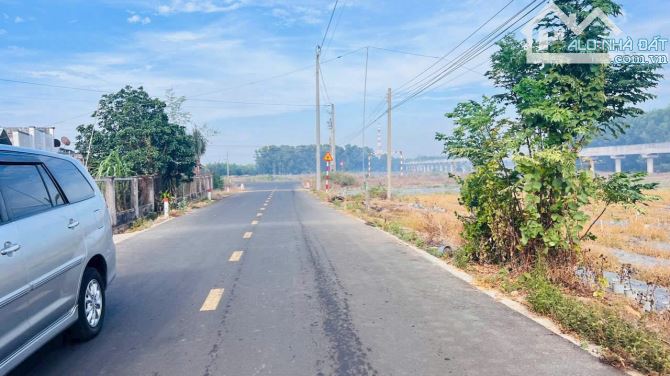 XÃ ĐẤT ĐỎ - TP HCM NGAY TRƯỚC CỔNG KCN ĐẤT ĐỎ   📐Dt  22m x97m- 2000M2