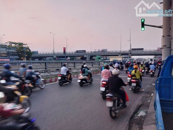 💥🏡💥LỰA CHỌN ĐÁNG GIÁ - NHÀ MẶT TIỀN - NGANG 10.5M - ( 105M2 ) 6Tỷ (TL) ĐÔNG HƯNG THUẬN