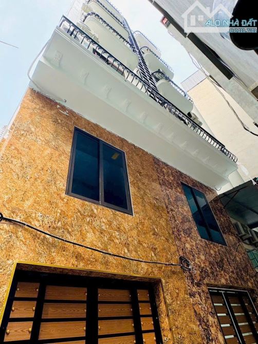 🏢 CCMN HÀO NAM – ĐỐNG ĐA – 11 PHÒNG – NGÕ 3 GÁC TRÁNH XE MÁY – DÒNG TIỀN 60-70TR/THÁNG 🏢