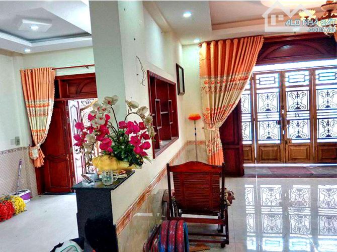 Bán biệt thự Phố Quang Trung, Phạm Văn Bạch P12 Go Vấp, 110m, Ngang 8m, 4 Tầng, 9.x tỷ