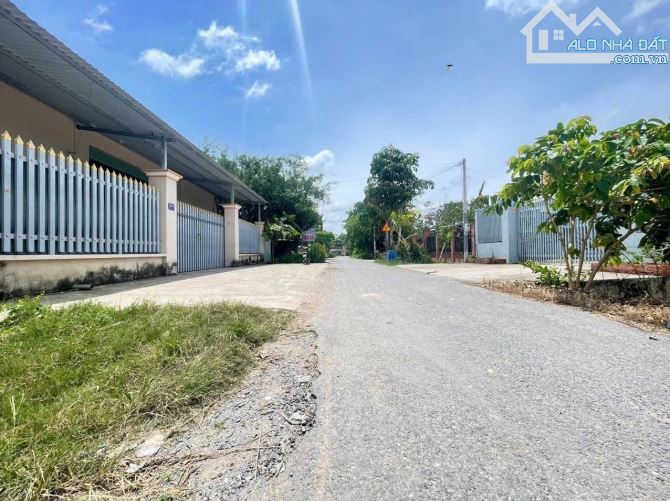 Đất bán mặt tiền nhựa cách Nguyễn Thị Lắng 100m dân cư đông 5x31 tổng 156m2 full thổ cư