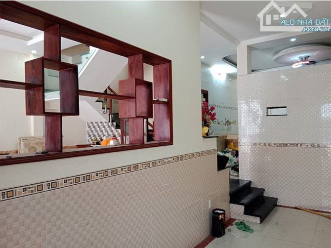 QUANG TRUNG P12 GÒ VẤP ,BIỆT THỰ 8×15 ,3 TẦNG ,HXH ,GẦN CHỢ ,SÂN BAY ,NHỈNH 9 TỶ
