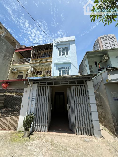 *CHO THUÊ NHÀ NGUYÊN CĂN GẦN LINH ĐÀM,4 TẦNG 4 PHÒNG Ô TÔ ĐỖ TRONG NHÀ.GIÁ CHỈ 12,5 TRIỆU
