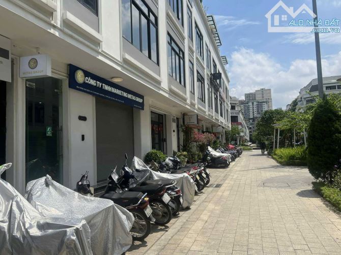 Cho thuê Biệt thự liền kề Vinhome Hàm Nghi Dt 95m2 x 5 Tầng bàn giao đầy đủ cực đẹp