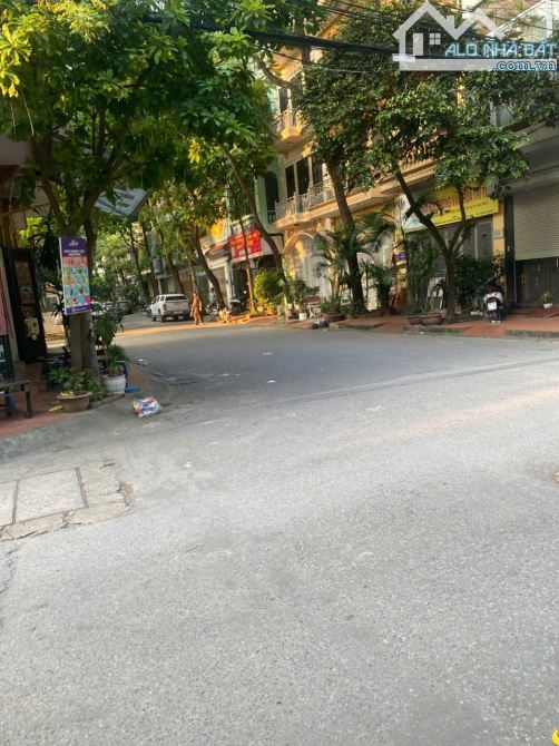 💥 NHÀ LIỀN KỀ XA LA – 3 Ô TÔ TRÁNH – THOÁNG, VỈA HÈ RỘNG 💥