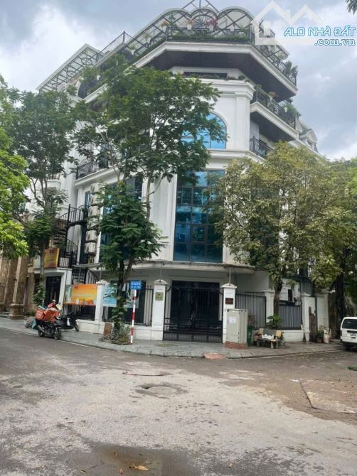 BÁN BIỆT THỰ NGUYỄN XIỂN . LÔ GÓC . ĐẸP NHẤT KHU PHÂN LÔ . DT 158M . NHÀ 7 TẦNG .