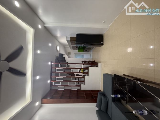 Thịnh Hào nhà đẹp sang trọng 7 tầng, gara, siêu đẹp