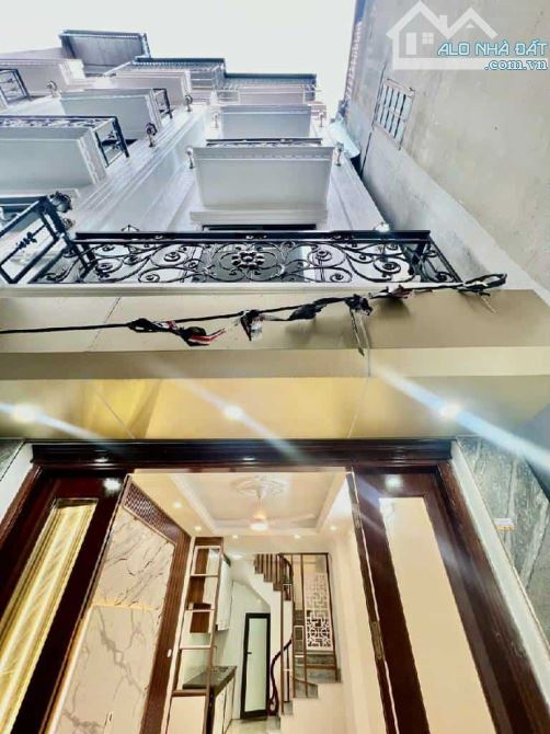 Bán nhà Lĩnh Nam 35m 5 tầng 6.8 tỷ