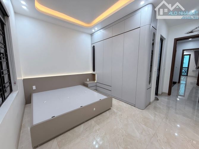 💥💥💥Chính chủ  gửi bán căn 5 tầng thang máy ngay tại tuyến 2 Lê Hồng Phong.