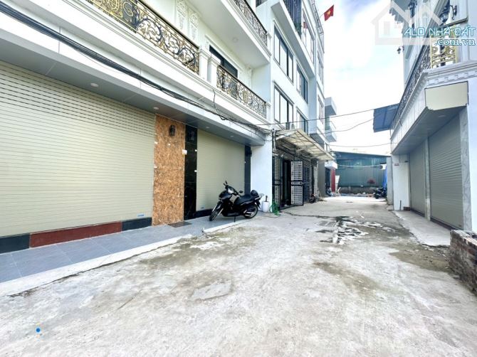 BÁN NHÀ ĐƯỜNG BÁT KHỐI 42M2, 6 TẦNG THANG MÁY, GARA Ô TÔ, 9 TỶ