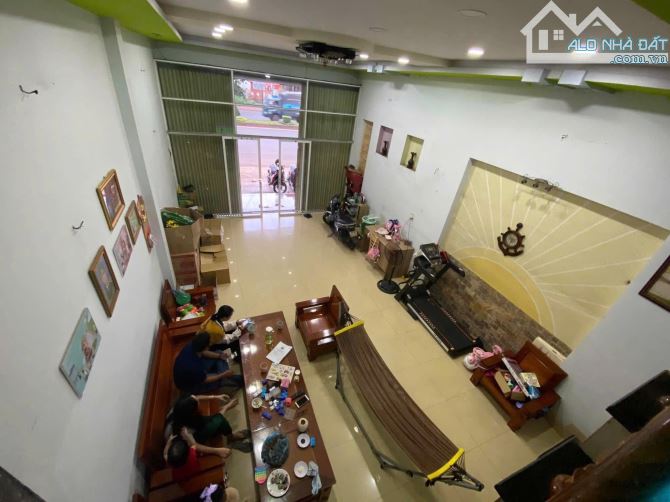 Bán nhà mặt tiền Nguyễn Chí Thanh tp Bmt