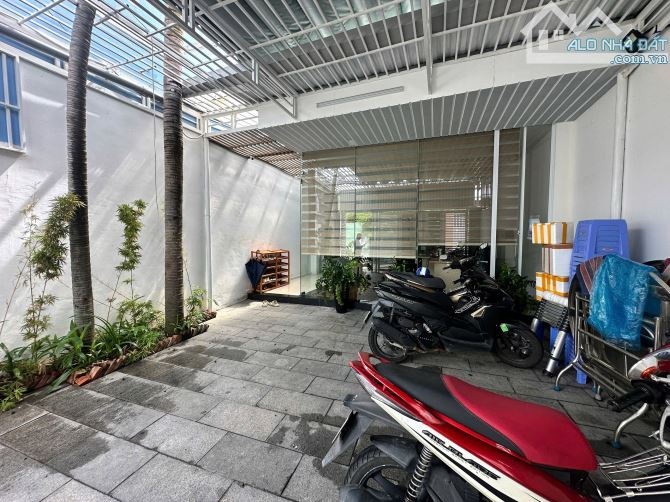 Bán nhà đường Dương Hiến Quyền cách biển 100m Phường Bắc Nha Trang giá 11.9 tỷ