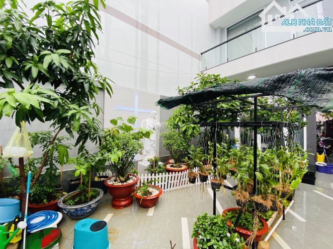 BÁN NHÀ 2 LẦU ĐẸP, HIỆN ĐẠI HẺM 2 Ô TÔ BÌNH GIÃ, DIỆN TÍCH 191M², GIÁ CHỈ 14 TỶ!