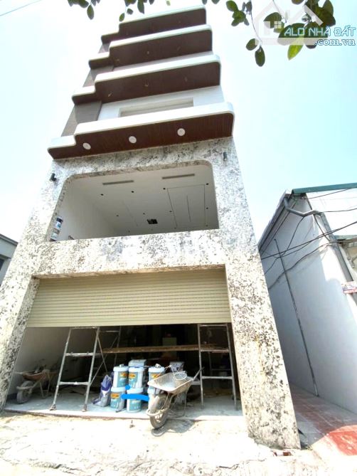 BÁN NHÀ ĐƯỜNG BÁT KHỐI 35M2, 5 TẦNG, NGÕ NÔNG, Ô TÔ ĐỖ CỔNG, 6.5 TỶ.