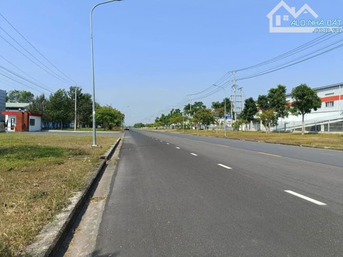 Nhà xưởng đang trống cần cho thuê 2200m² trong KCN Điềm Thụy Thái Nguyên đầy đủ thành lập