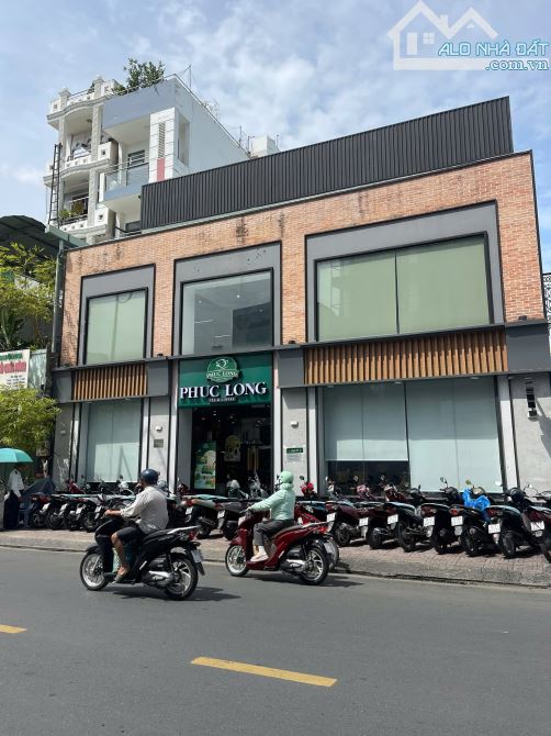 BÁN NHÀ MT NGUYỄN XÍ, Q BÌNH THẠNH - DT: 9X38M, HĐT: 70TR/TH - GIÁ 60 TỶ TL