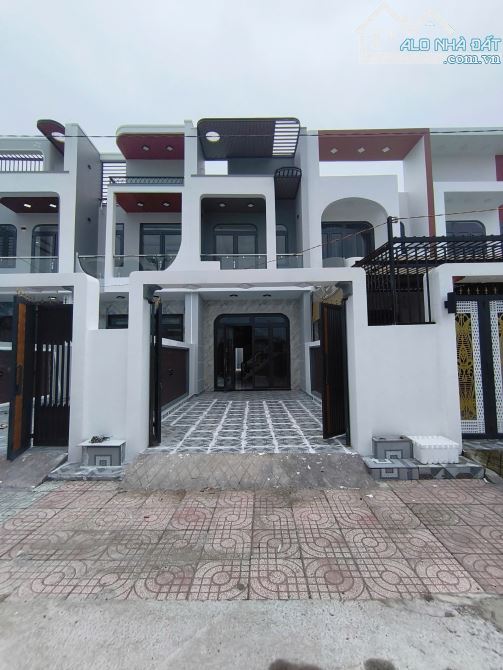 BÁN CĂN NHÀ PHỐ TRONG KHU DÂN CƯ - 2 TỶ 750 SHR