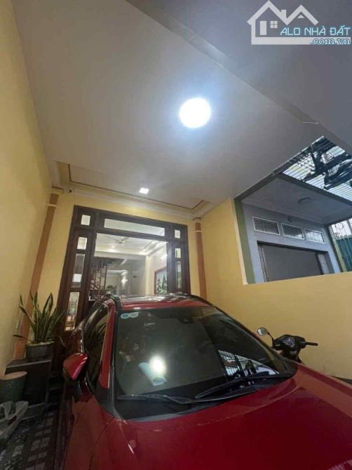 Bán nhà 3 tầng dt 80m2 vũ phúc - Thái Bình full ngõ ô tô nội thất chỉ việc xách vali về ở