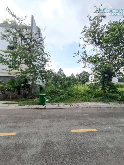 Bán Khuôn đất MT đường lớn 20m, Khu Đảo Kim Cương, Thạnh Mỹ Lợi, 8x20m, giá 400tr/m2