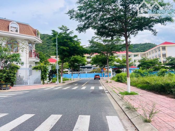 LÔ GÓC KĐT MIPECO – 2 MẶT TIỀN CÁCH BÃI TẮM NHA TRANG CHỈ 2 PHÚT DI CHUYỂN