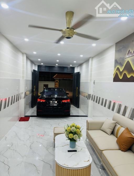 Bán nhà 1/ hẻm xe hơi đường Bùi Quang Là 70m2. 2 tầng, 3 phòng ngủ