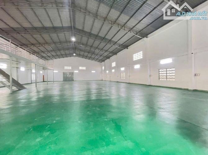 Kho xưởng 1100m² Full tiện ích – Có gác lửng, văn phòng, hợp đồng chính chủ