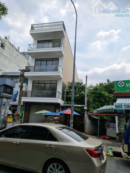 Bán nhà MT Cách Mạng Tháng Tám - Quận 3 - DT 5x20m - HĐT 120tr/th - Giá 40 tỷ