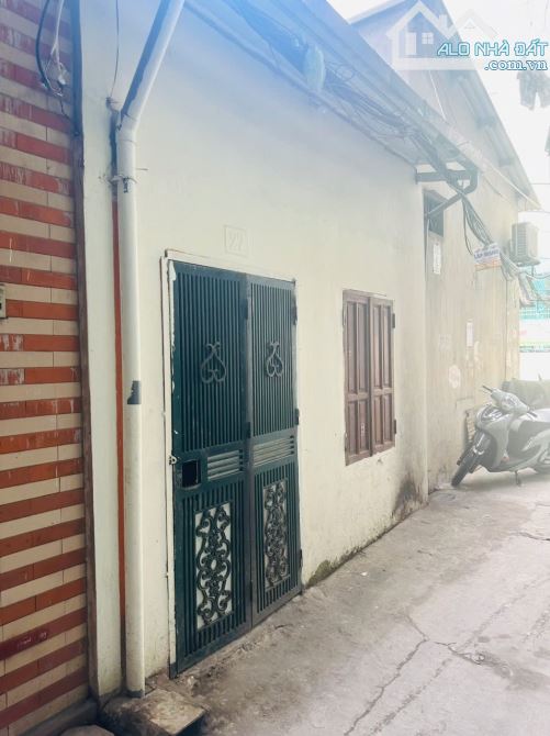 Cho thuê nhà ngõ 118 Tân Mai, 50m2 x 1.5 tầng, 2 ngủ, 6 Triệu KD online kết hợp ở lại, kho