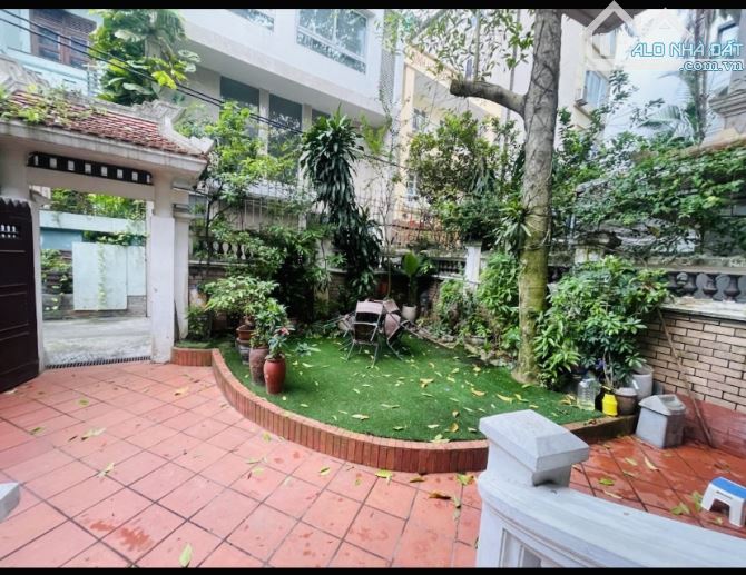 BIỆT THỰ HỒ TÂY - PHỐ TỪ HOA - NGÕ THÔNG, NGAY MẶT PHỐ - SỔ ĐẸP, NỞ HẬU - GIÁ TỐT.