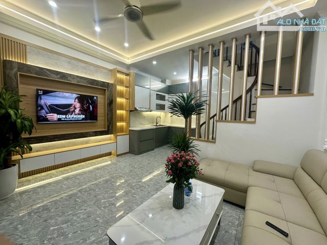 BÁN NHÀ MỚI 5 TẦNG MẶT TIỀN RỘNG, NỘI THẤT ĐẸP, GẦN ĐƯỜNG Ô TÔ, PHỐ BÙI XƯƠNG TRẠCH.