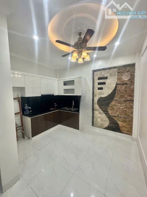 ĐỐNG ĐA - ĐƯỜNG LÁNG - 40M2 - 5 TẦNG - MT 4M - NGÕ NÔNG CÁCH PHỐ CHỈ 35M - NHỈNH 10 TỶ