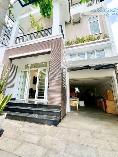 Chính chủ gửi thuê biệt thự sân vườn phường An Khánh (cạnh công viên)