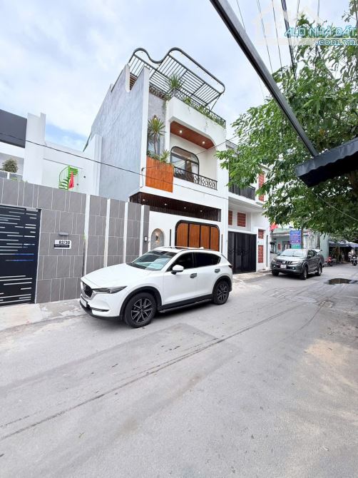 Bán nhà Đẹp 3 tầng đường nhựa 8m gần Ngã 4 Hồ Tùng Mậu & Hoàng Thị Loan
