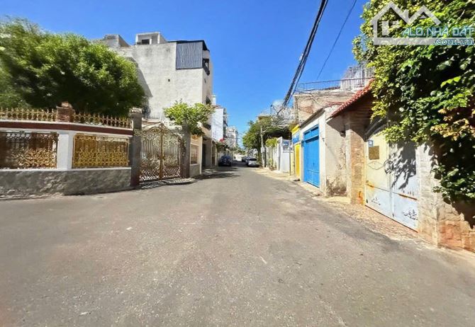 BÁN NHÀ TRUNG TÂM PHƯỜNG 2 – LƯƠNG VĂN CAN, VŨNG TÀU – DIỆN TÍCH 125M², GIÁ TỐT CHỈ 9 TỶ !
