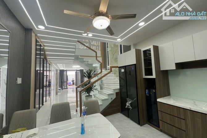 Bán nhà hẻm, Trung Mỹ Tây 19, Quận 12, 82.4 m² (4m x 21m), nhà đẹp - Giá 8.2 tỷ TL