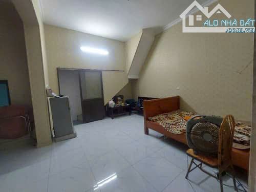Bán nhà ngõ Thịnh Quang – Ngã Tư Sở, DT 100m x 3 tầng, giá 25 tỷ