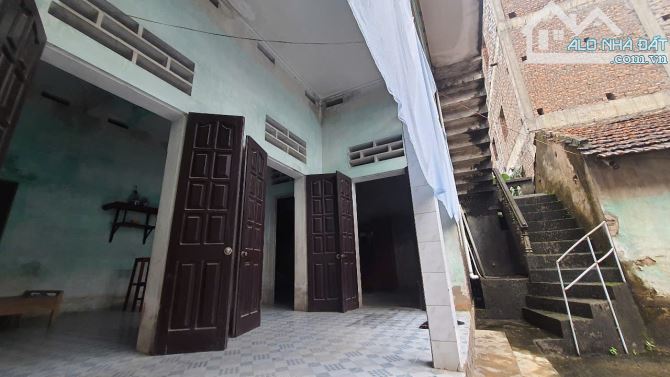 🏡 CHÍNH CHỦ E CẦN BÁN CĂN NHÀ MÁI BẰNG, 3 GIAN, XÁC ĐỊNH BÁN ĐẤT TẶNG NHÀ MÁI BẰNG