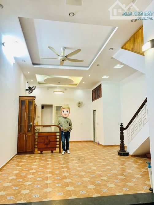 Cho thuê nhà nguyên căn ngõ 9 Khuất Duy Tiến - Thanh Xuân - Phân lô - Ô tô đỗ cửa