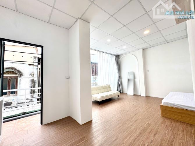 CHO THUÊ CĂN STUDIO FULL NỘI THẤT BAN CÔNG Ở SÁT QUẬN 1