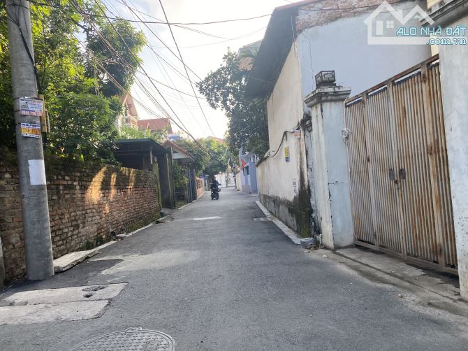 NGÕ NÔNG 100M ,Ô TÔ NGỦ TRONG NHÀ,CHỈ HƠN 4 TỶ CÒN DUY NHẤT 1 LÔ
