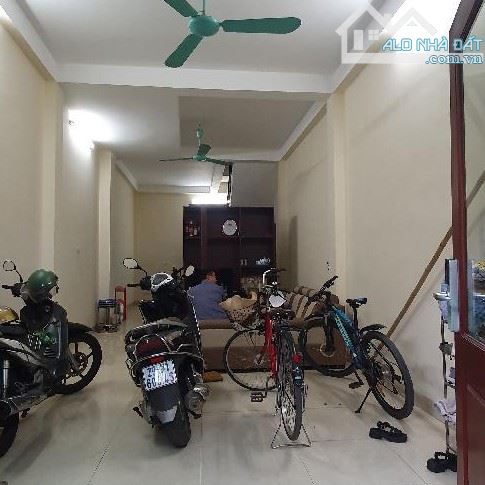 BÁN NHÀ ĐƯỜNG PHÚC LỢI 50M2, 4 TẦNG, NGÕ NÔNG, GẦN Ô TÔ, 6.1 TỶ.