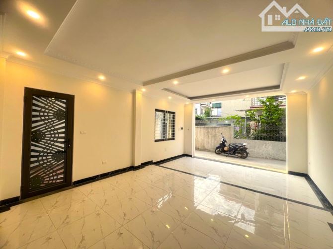 BÁN NHÀ ĐƯỜNG PHÚC LỢI 62M2, 6 TẦNG THANG MÁY, GARA Ô TÔ, 8.2 TỶ.
