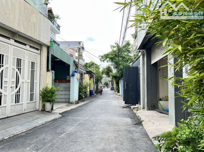Cần tiền bán gấp Nhà 2 tầng DT đẹp 96m2 (5.5 x 18m) ngay Hoàng Diệu 2 đường oto 9.2 Tỷ