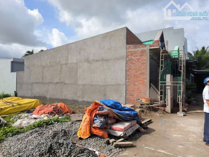 Nhà mới đang xây dựng hoàn thiện đường oto giá công nhân Trung An, Mỹ Tho, Tiền Giang